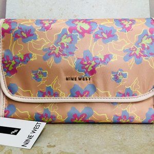 NWT Nine West Hanging Travel Organizer Floral Hibiscus Vacation Travel Pouch